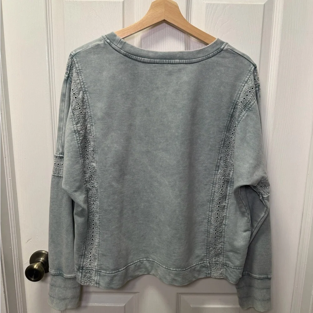 Jane + Delancy Pullover Crew Neck, Large, Blue/Gray, Long Sleeve, Eyelet Detail - Picture 3 of 10